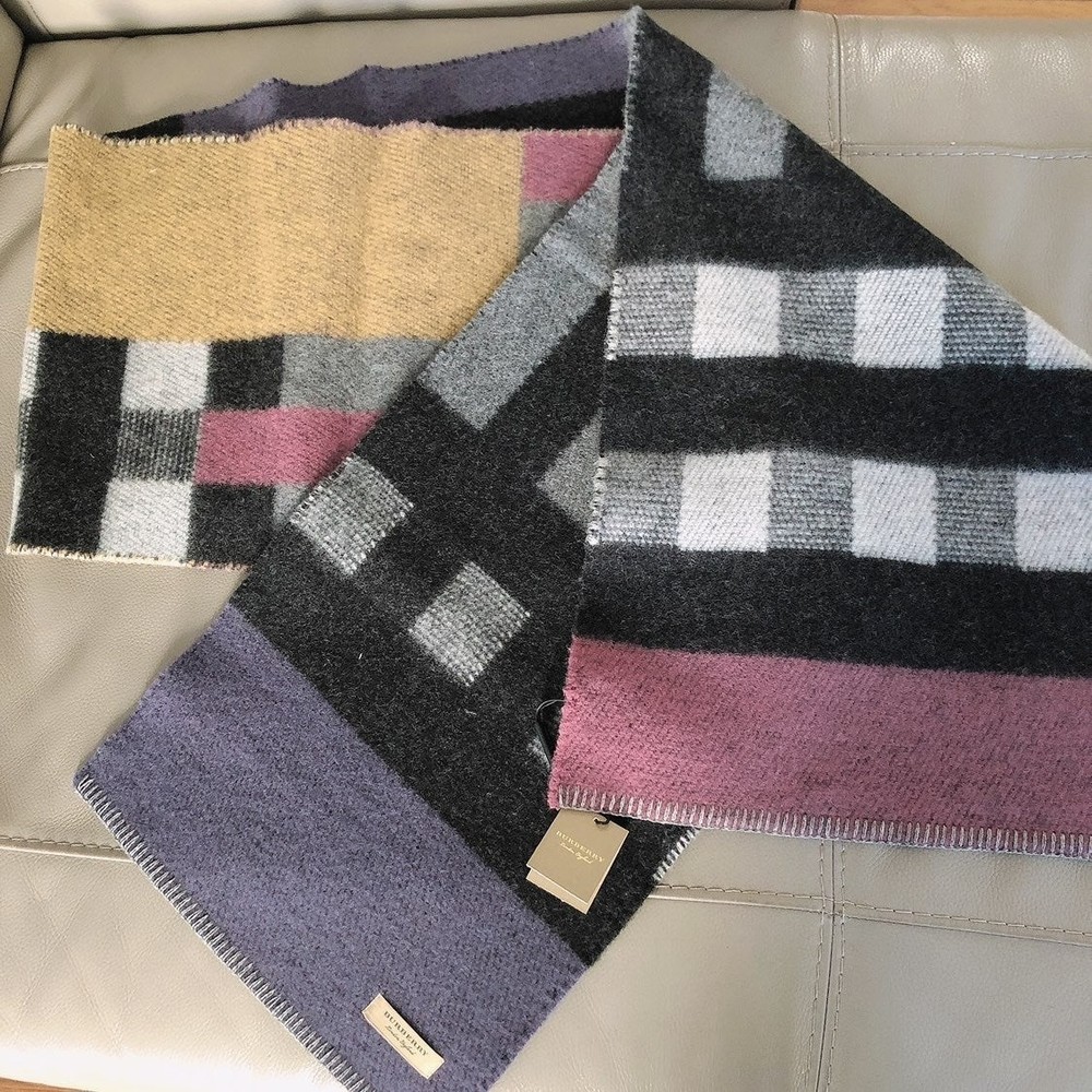 COPY - Burberry revisable wool scarf super warm NWT 200*30cm - Picture 4 of 8